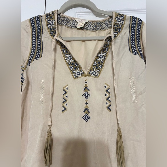 Sundance women’s Embroidered Dakota Beige Tunic Top size XS - Picture 2 of 5